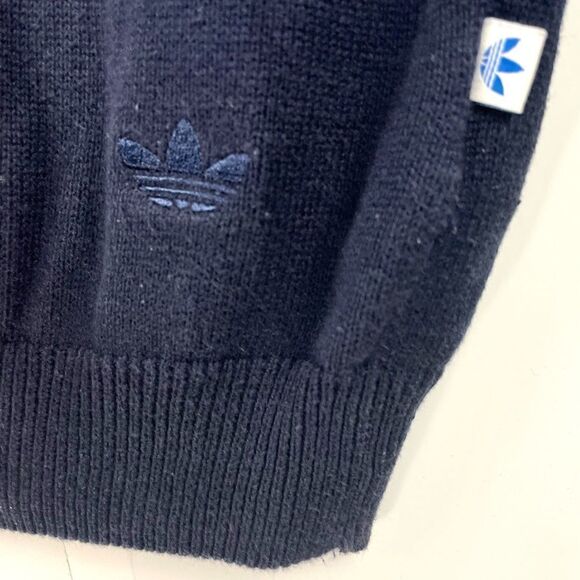 Adidas Originals Navy Sweater w/ Silver “Originals” Print Size Small - Picture 10 of 12